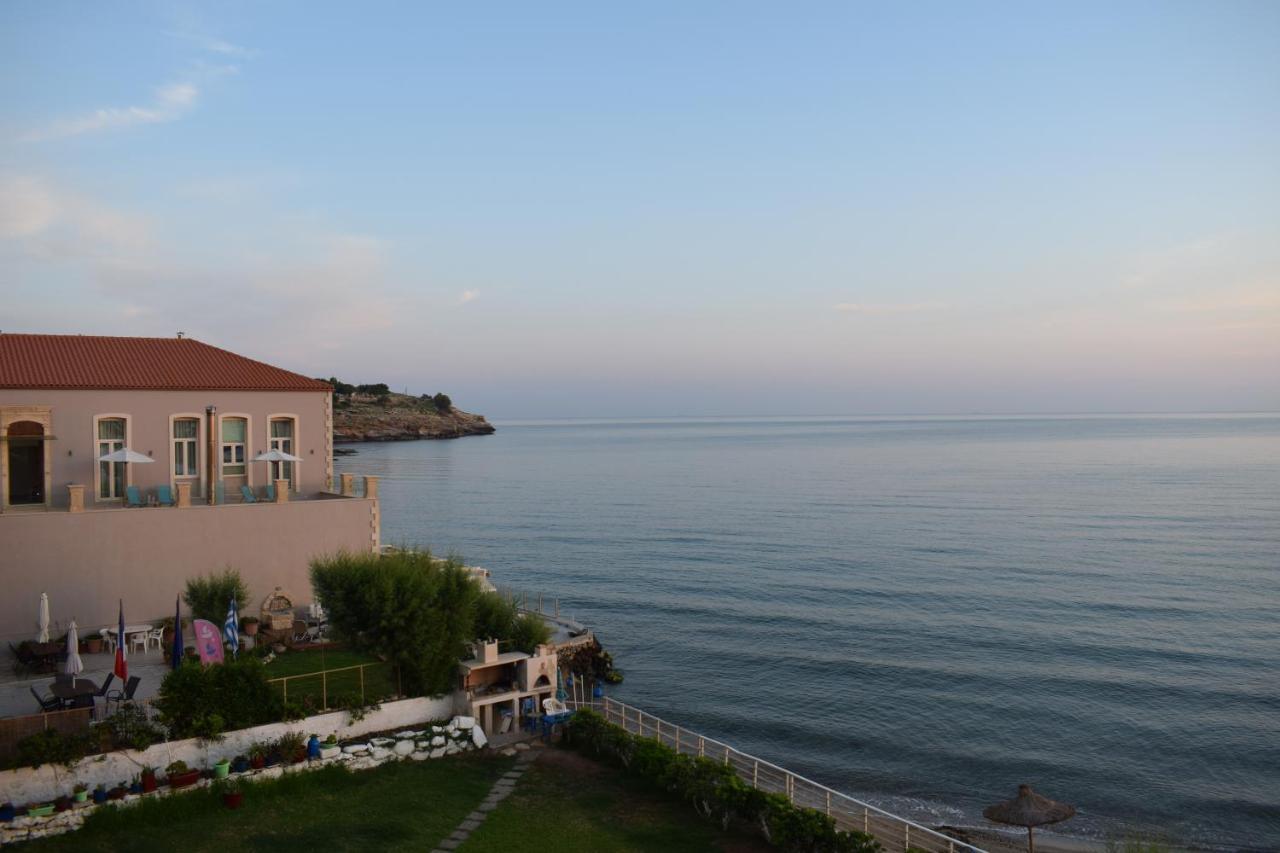 Seaside Palette Suites Resmo Dış mekan fotoğraf